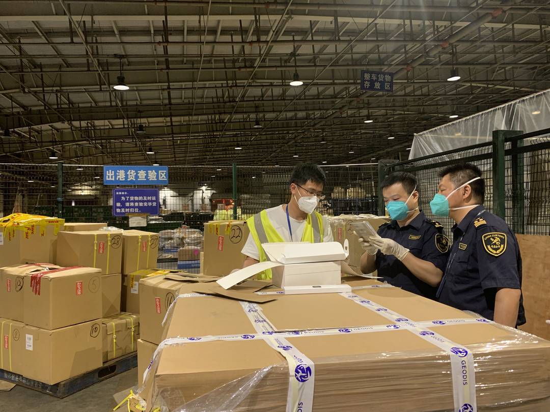 成都外贸再创佳绩 1-8月货物贸易进出口总值突破5470亿元，同比增长7.1%