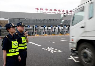 港珠澳大桥经贸新通道效应凸显 前五月进出口货物量近10万吨